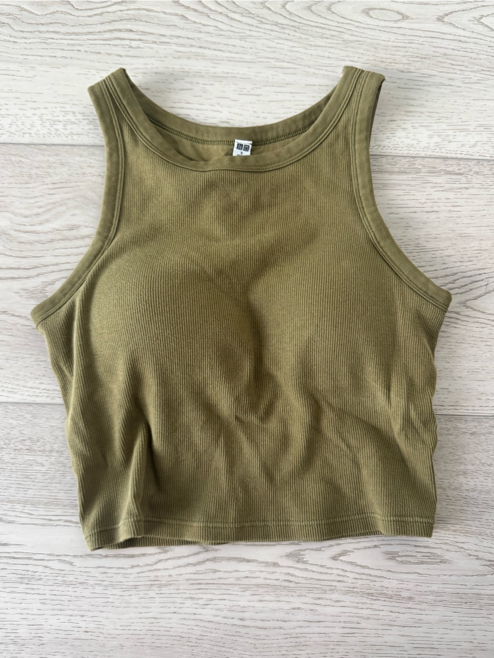 Uniqlo ribbed cropped bra top